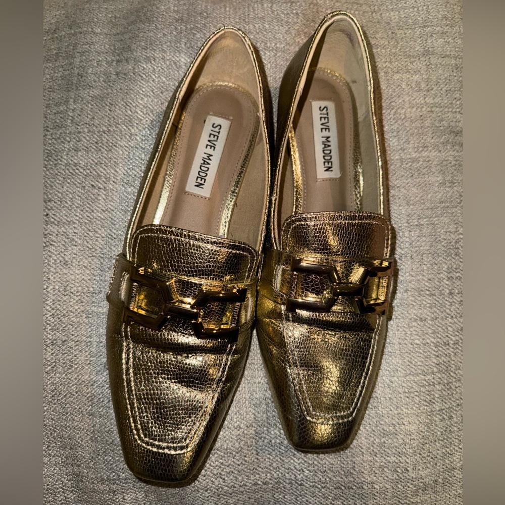 Steve Madden Ryann bit penny loafer. Gold lizard